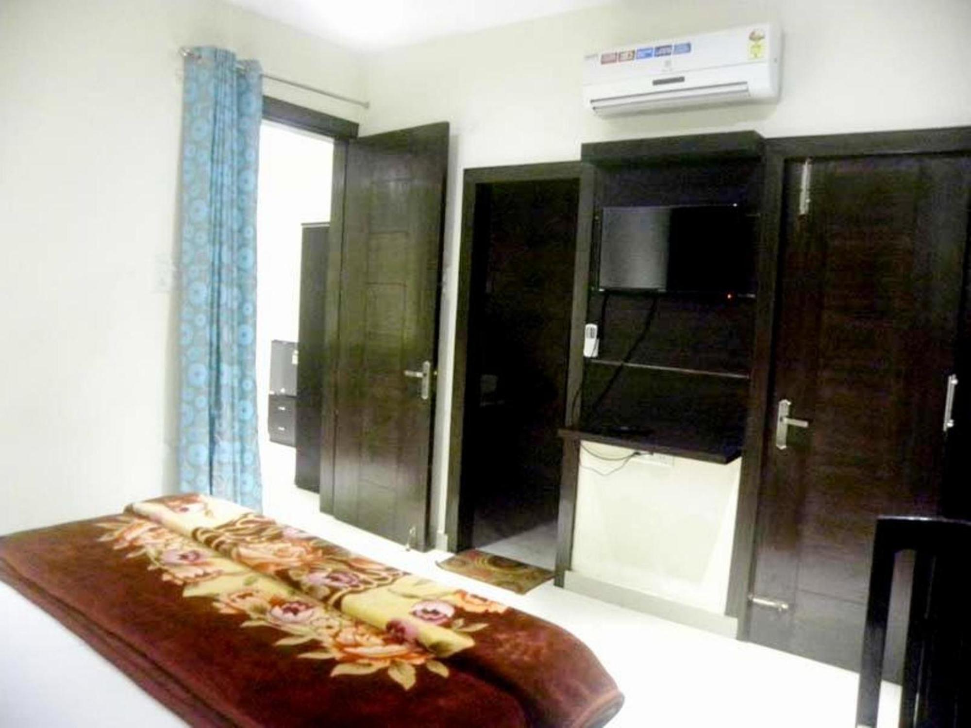 Hotel Laxmi Palace Rishikesh Exterior photo