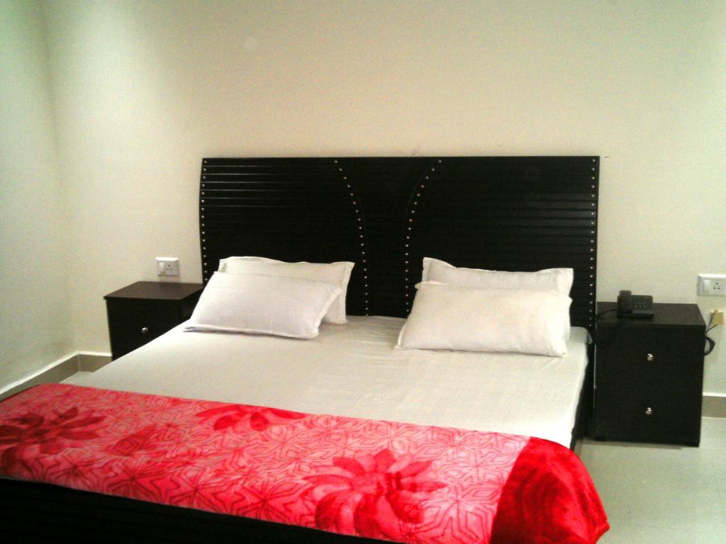 Hotel Laxmi Palace Rishikesh Room photo